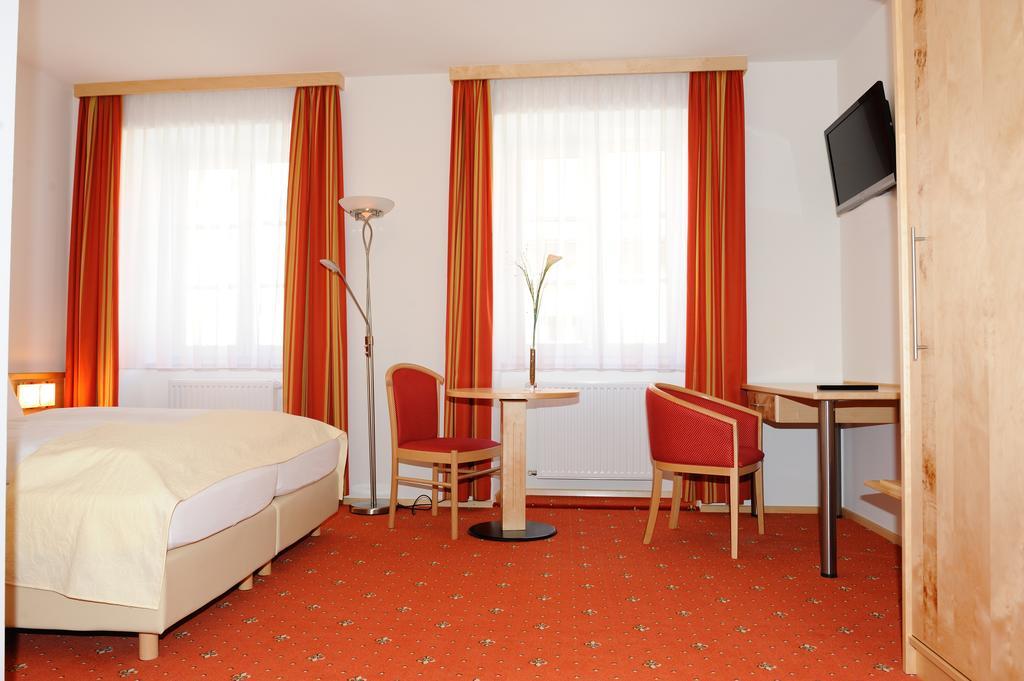 Hotel-Gasthof-Fleischerei - Zur Alten Post Schwanberg Room photo